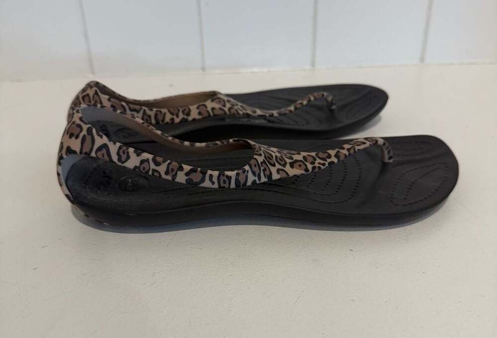 Crocs Capri IV Leopard Print Thong Sandals